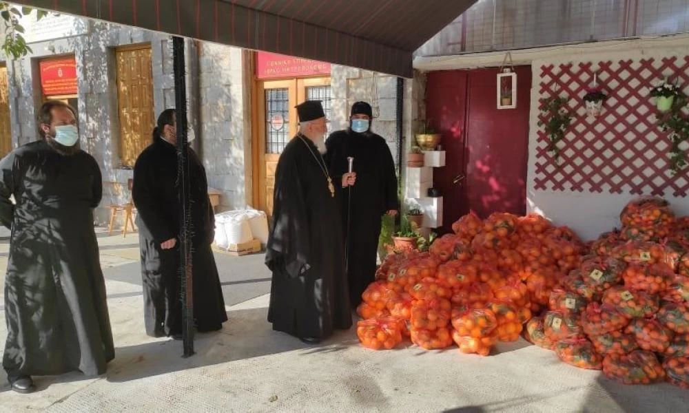 "Το καλάθι του πτωχού αδελφού": Δέματα αγάπης από την Μητρόπολη Μαντινείας